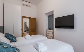 The Best Rent - Four-Room Apartment A Few Steps From The Trevi Fountain